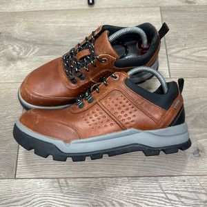 Clarks Men's Un Atlas Lo GORE-TEX Oxford Dark Tan Full Grain Leather Size 7